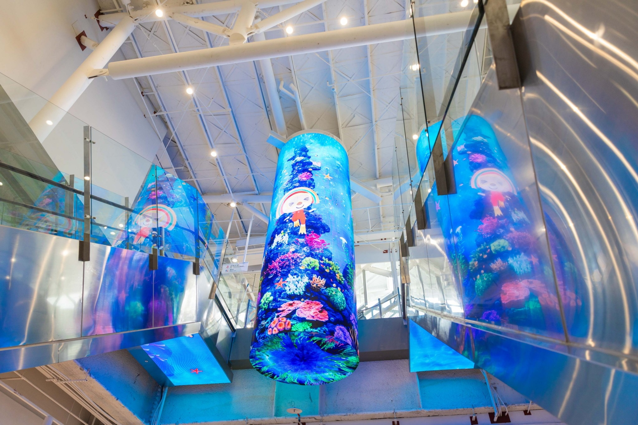 達擎與傑可達整合先進顯示技術與軟硬體應用服務，提供一系列大型LED顯示解決方案，為全新改裝開幕的「清水服務區」佈局嶄新視覺體驗。