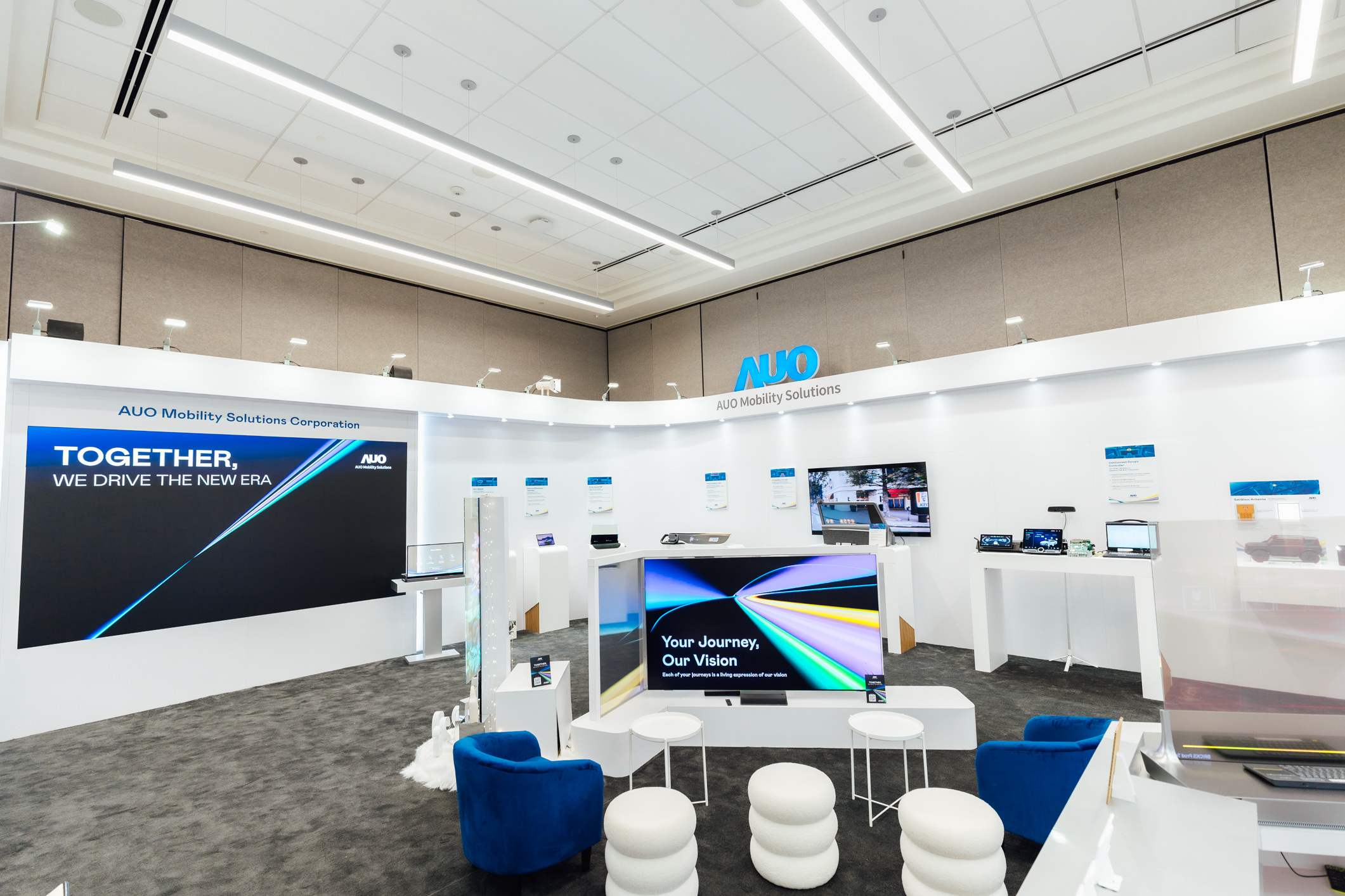 zoty中欧智慧行动在AI与软件定义汽车的演进下，重新定义显示人机互动，致力与产业客户合作共创，打造具差异化、功能扩展弹性的未来座舱体验。